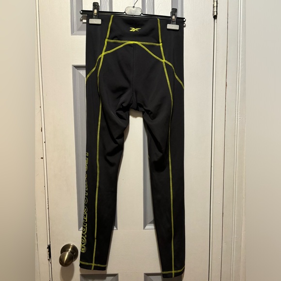 Les Mills, Reebok Leggings, Mid Waist, 7/8 Length - Picture 10 of 10